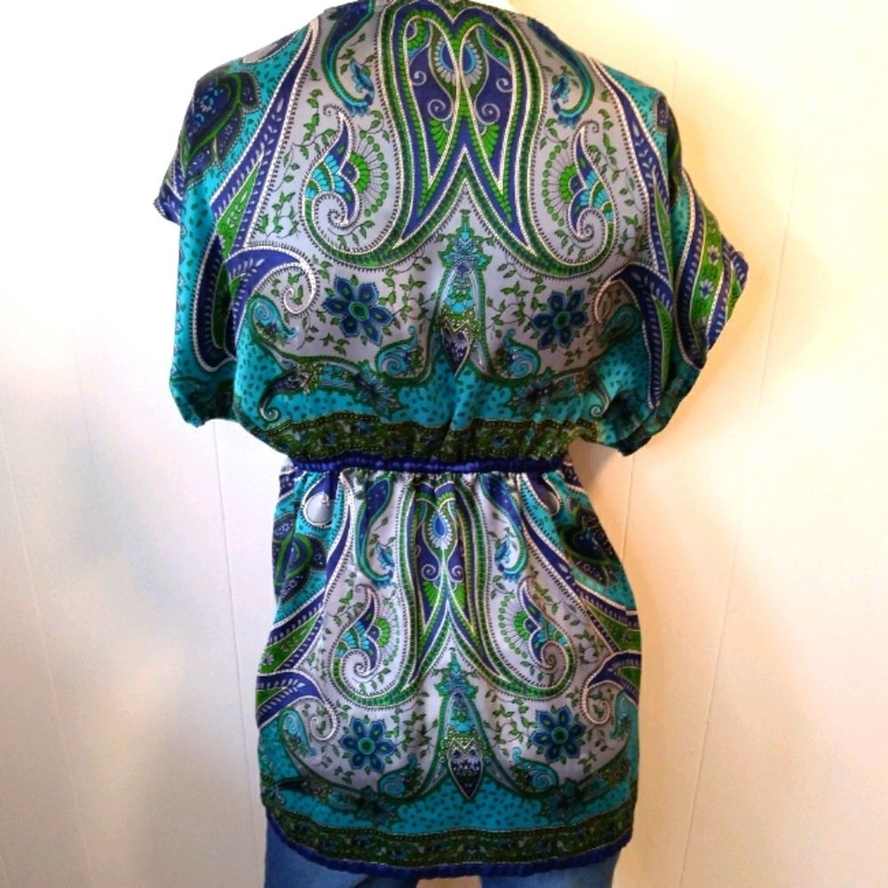 Rue 21 Top. Size Small - Picture 5 of 9